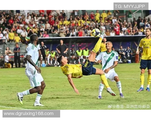 足球巨星与宝贝亲情时光球场之外的温馨瞬间揭秘 足球巨星与宝贝亲情时光球场之外的温馨瞬间揭秘