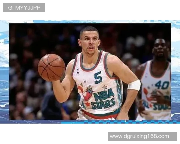 足球明星璀璨星空：探索全球顶级球员的传奇故事与辉煌成就